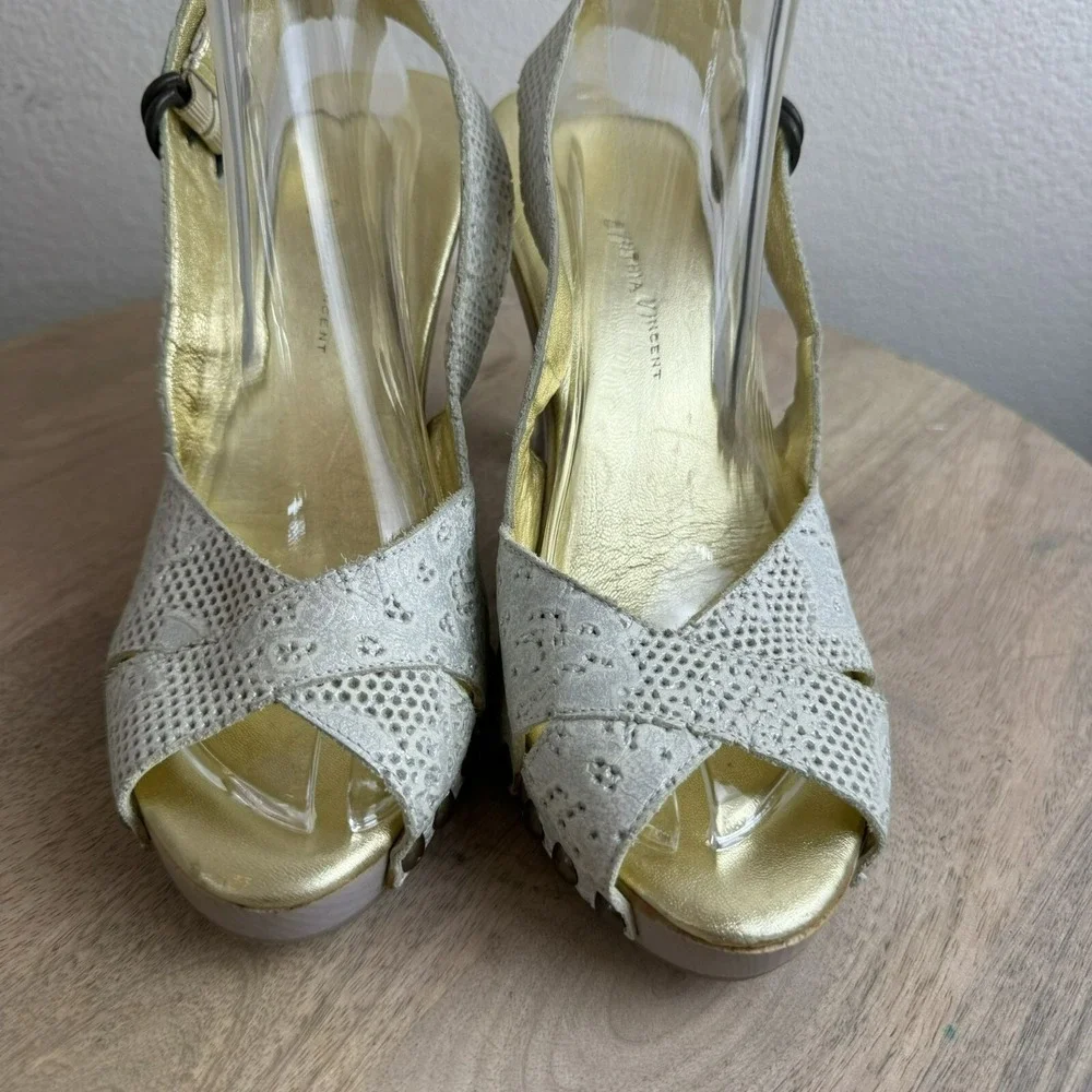 Cynthia Vincent Womens Peep Toe Slingback Wooden Platform Heels Sz 9 Puple White